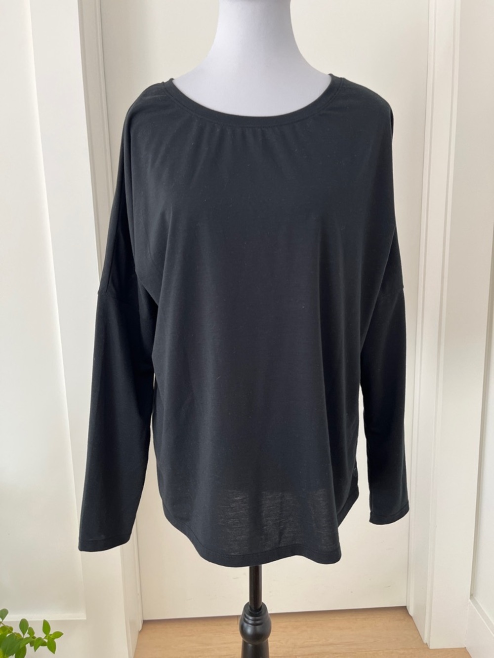 MPG Long Sleeve Black Wide Neck Pullover Top Loungewear Workout Mesh Back Strip
